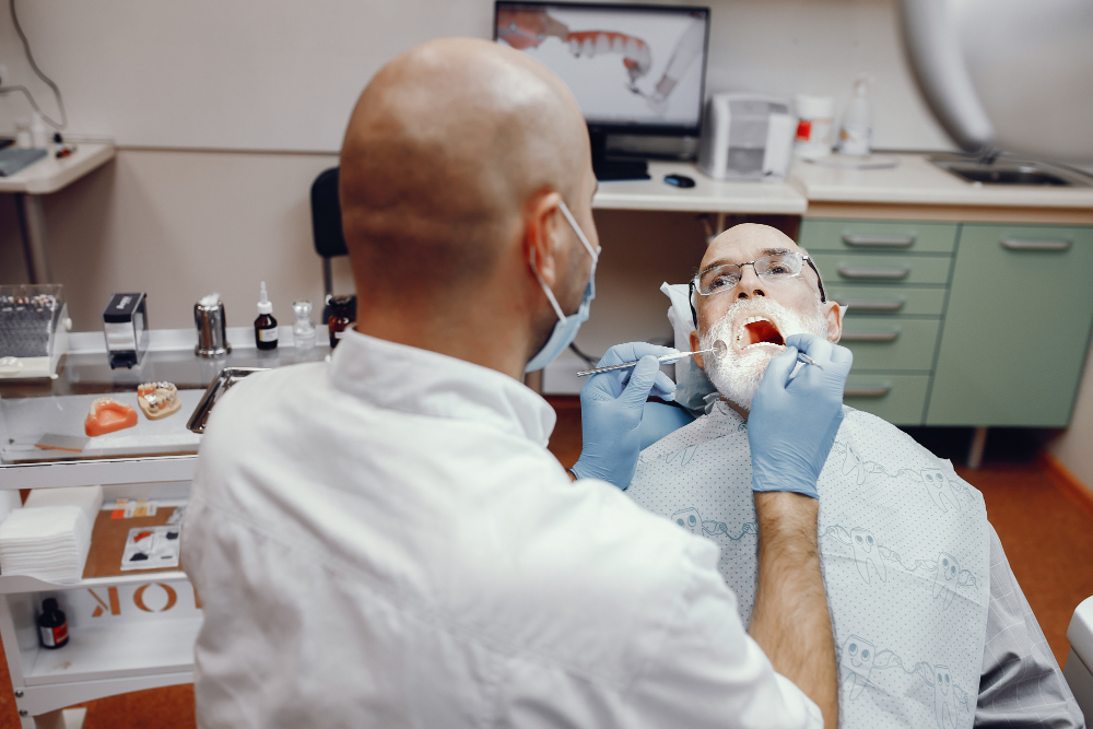 Professional dental examination performed as part of Preventive Dentistry treatment.